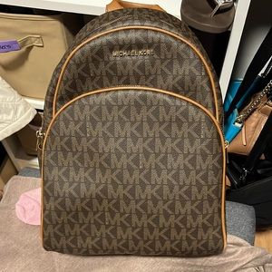 GORGEOUS Michael Kors Jet Set Abbey MK Signature Large Backpack